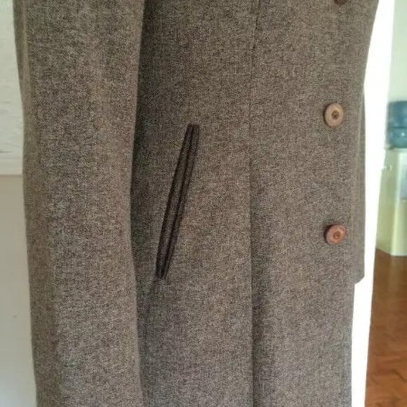 4-pc set lady's wear like new - Picture 4 of 12